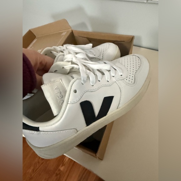 Veja V-10 sneakers - Picture 3 of 8